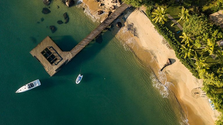 Casa beira da Praia do Iguassu Angra dos Reis RJ