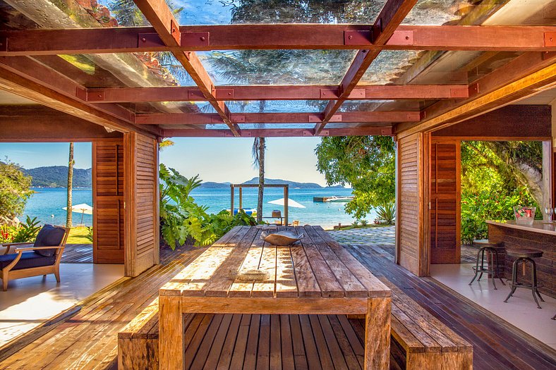 Casa de praia de temporada em Ilha em Angra dos Reis no RJ