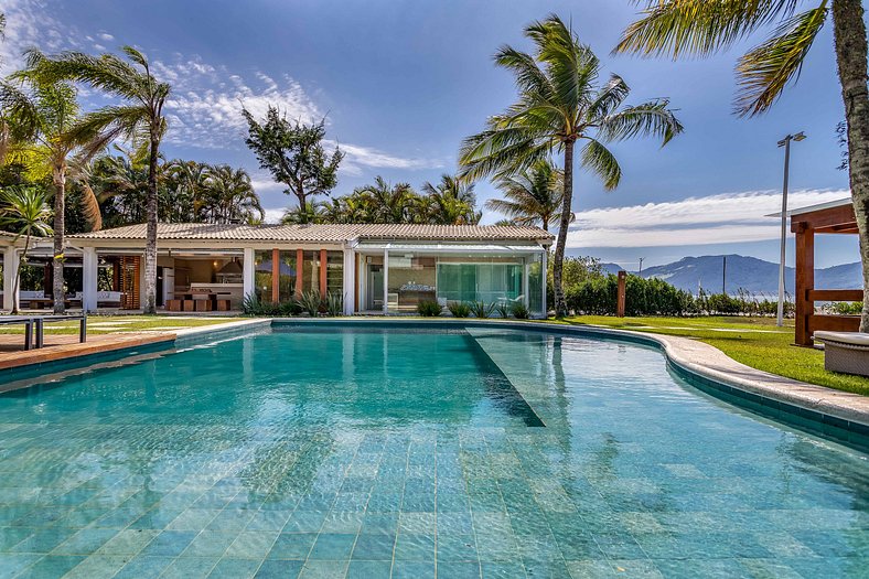 Casa luxo de temporada beira de praia em Angra dos Reis RJ