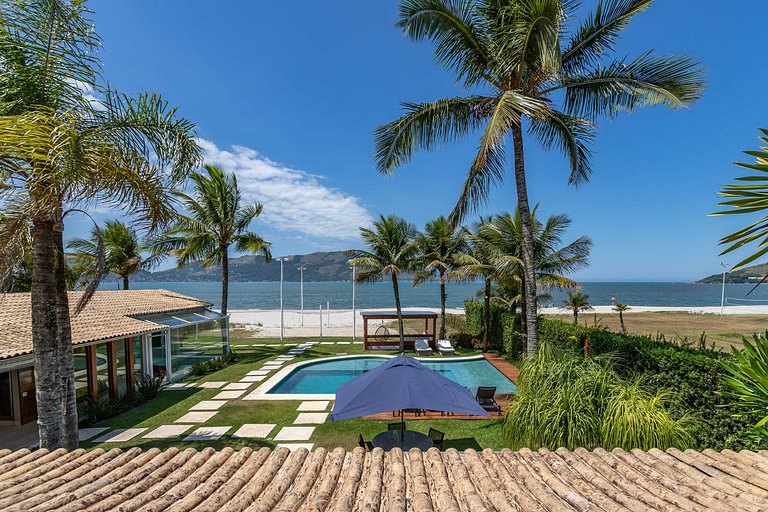Casa luxo de temporada beira de praia em Angra dos Reis RJ