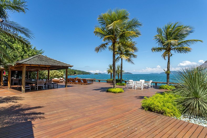 Casa Luxo de temporada com vista mar em Angra dos Reis RJ