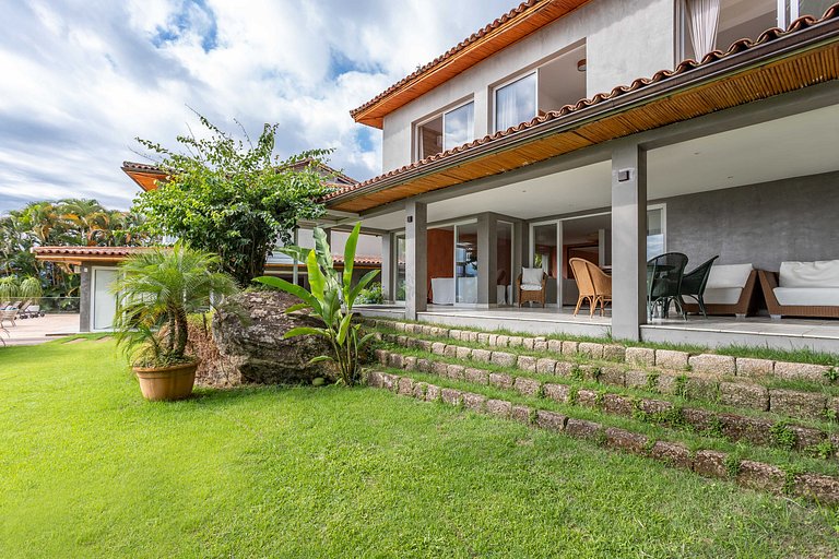 Casa Luxo de temporada com vista mar em Angra dos Reis RJ