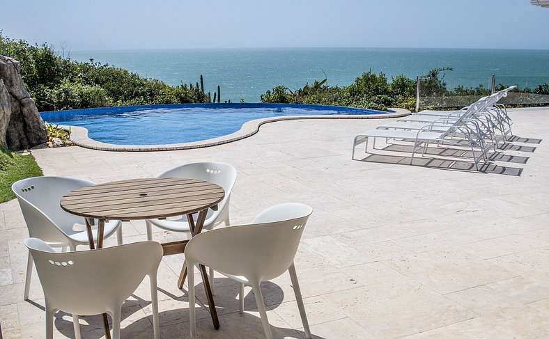 Casa Luxo de temporada com vista mar em Búzios RJ