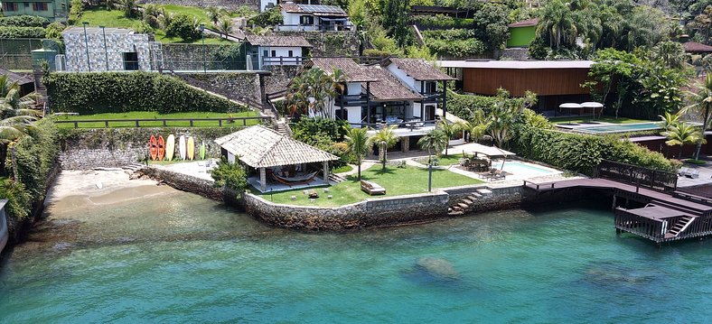 Casa Luxo de Temporada em beira mar Angra dos Reis RJ