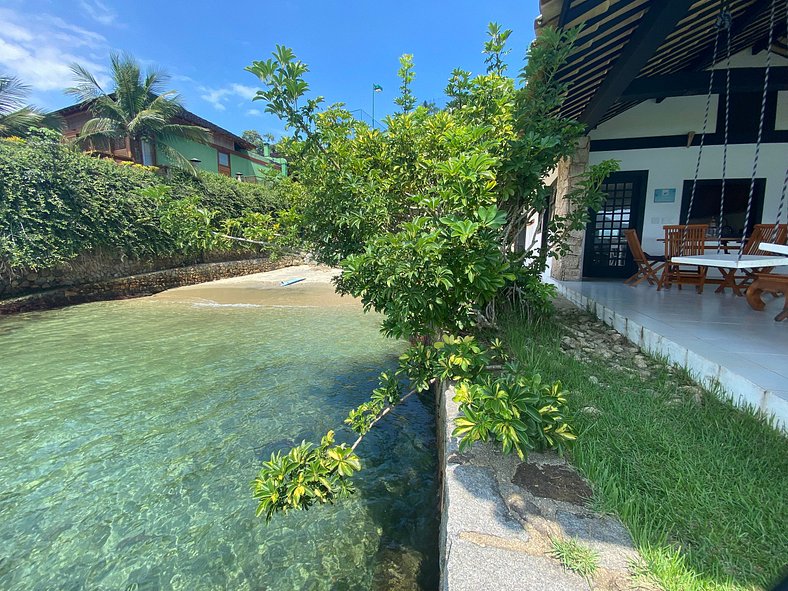 Casa Luxo de Temporada em beira mar Angra dos Reis RJ