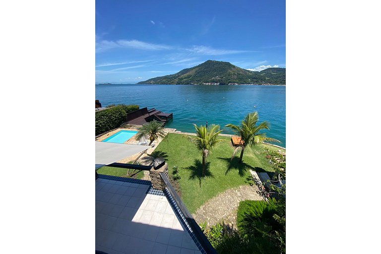 Casa Luxo de Temporada em beira mar Angra dos Reis RJ