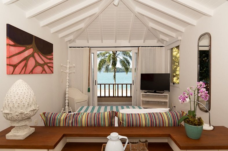 Casa Luxo de temporada em praia de Angra dos Reis RJ