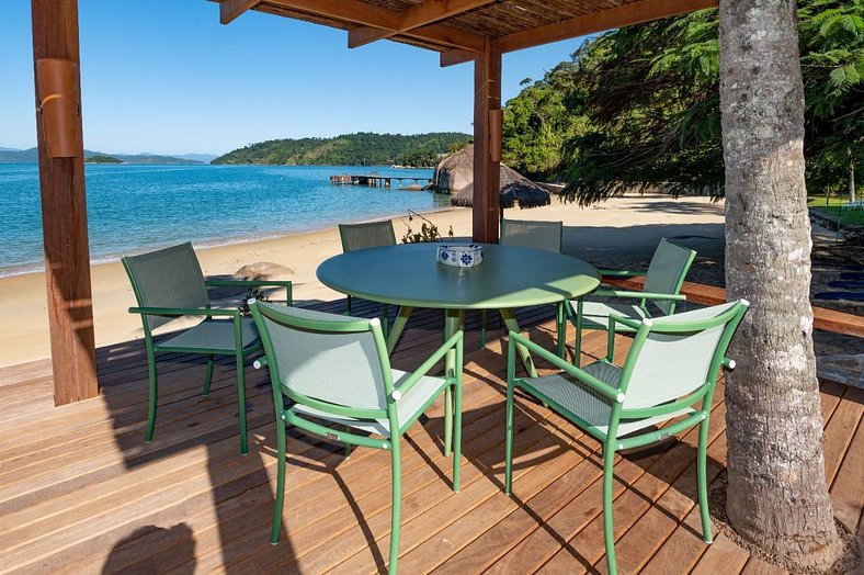 Casa Luxo de temporada em praia de Angra dos Reis RJ