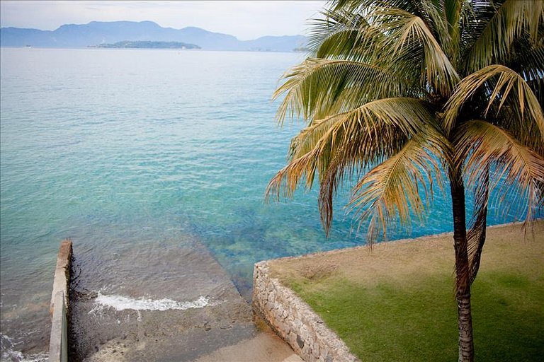 Casa Luxo de temporada vista mar em Angra dos Reis RJ