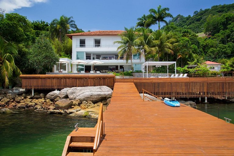 Casa Luxo de temporada vista mar em Angra dos Reis RJ